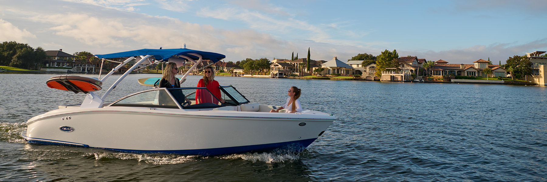 Grand Rapids Boat Show Cobalt Boats   CS23 Surf HSZ 9422 Event 