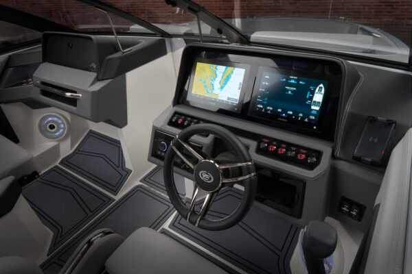 R4 Surf Interior