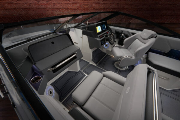 R4 Surf Interior