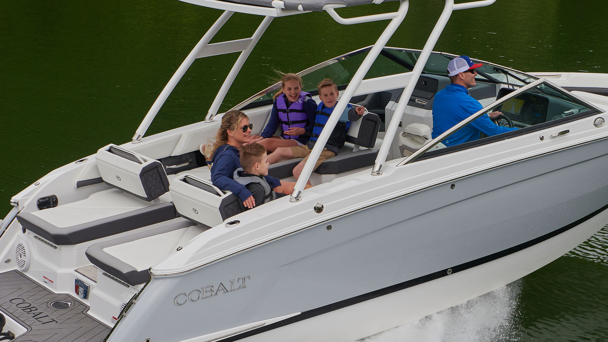 Introducing the R6 Outboard Sport Runabout | Cobalt Boats